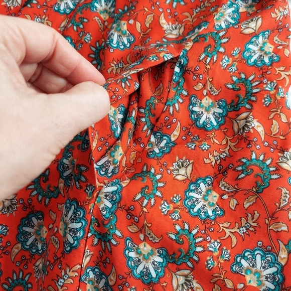 GiGiO Balloon Sleeve Hi-Low Tunic Top with Pockets - Picture 11 of 15